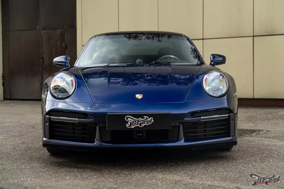 Porsche 911 turbo S (992). Полная оклейка в антигравийную полиуретановую плёнку Llumar